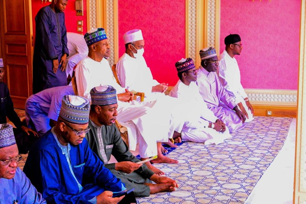 Buratai And Other Top Dignitaries Join Buhari To Pray For Nigeria In