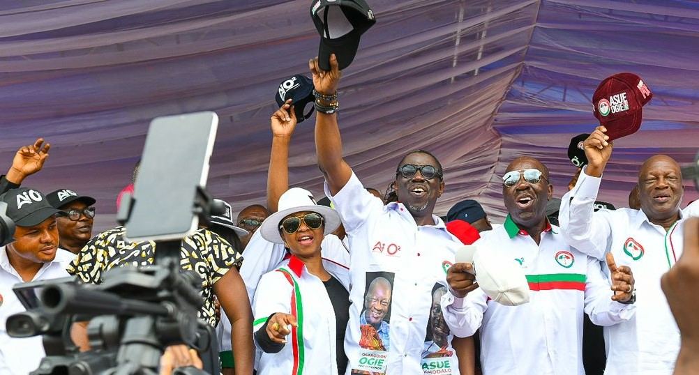 PDP Flags Off Campaigns In Grand Style